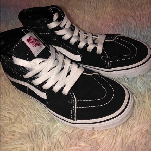 Vans - Picture 3 of 5